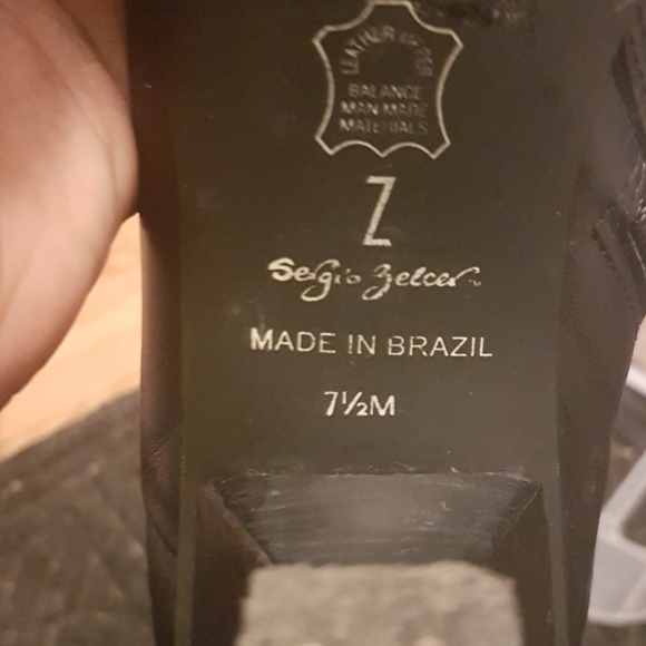 Black heel boots - Picture 2 of 2